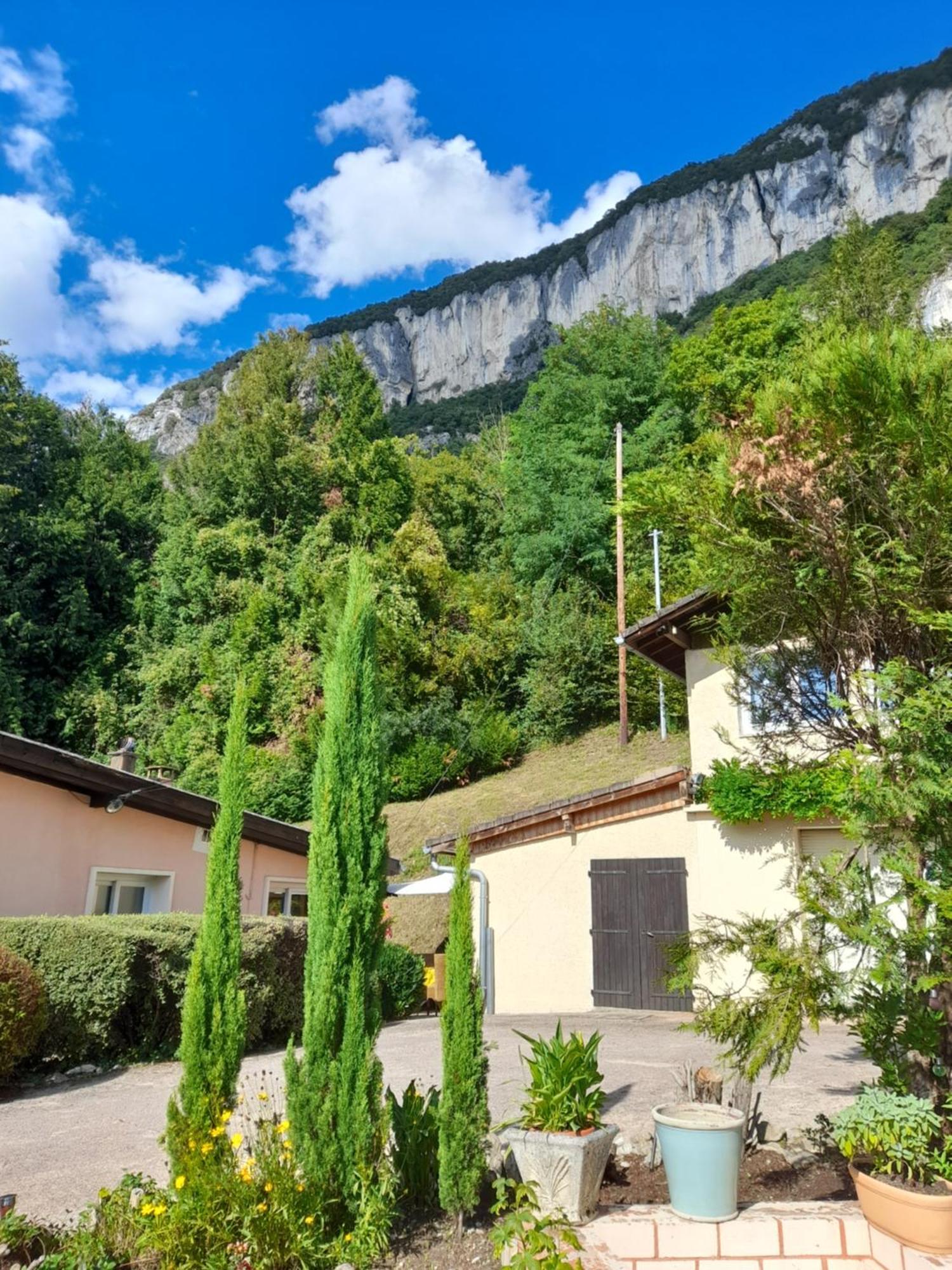 Lacustra Chindrieux Exterior photo